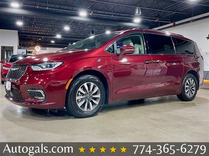 Used 2021 Chrysler Pacifica Touring-L