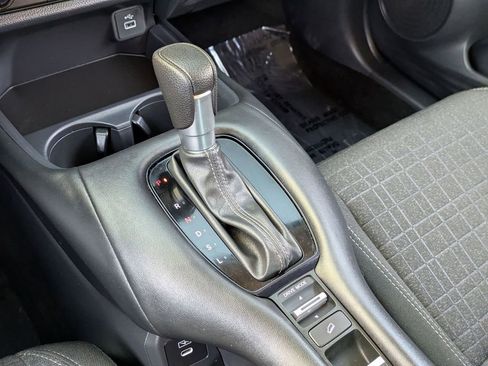 Used 2025 Honda HR-V LX image 18