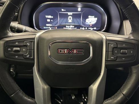 Used 2022 GMC Yukon SLT w/ SLT Premium Package image 18