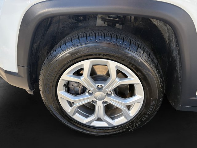 Used 2024 Jeep Compass Latitude AWD/4WD image 11