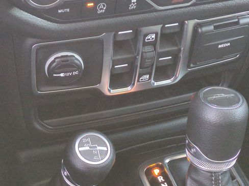 New 2026 Jeep Gladiator Sport image 30