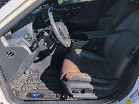 Used 2024 Lexus ES 350 Ultra Luxury image 17