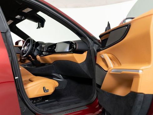 Used 2025 Ferrari Purosangue AWD/4WD image 35