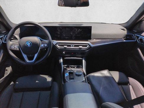 Used 2023 BMW i4 eDrive40 w/ Premium Package RWD image 10