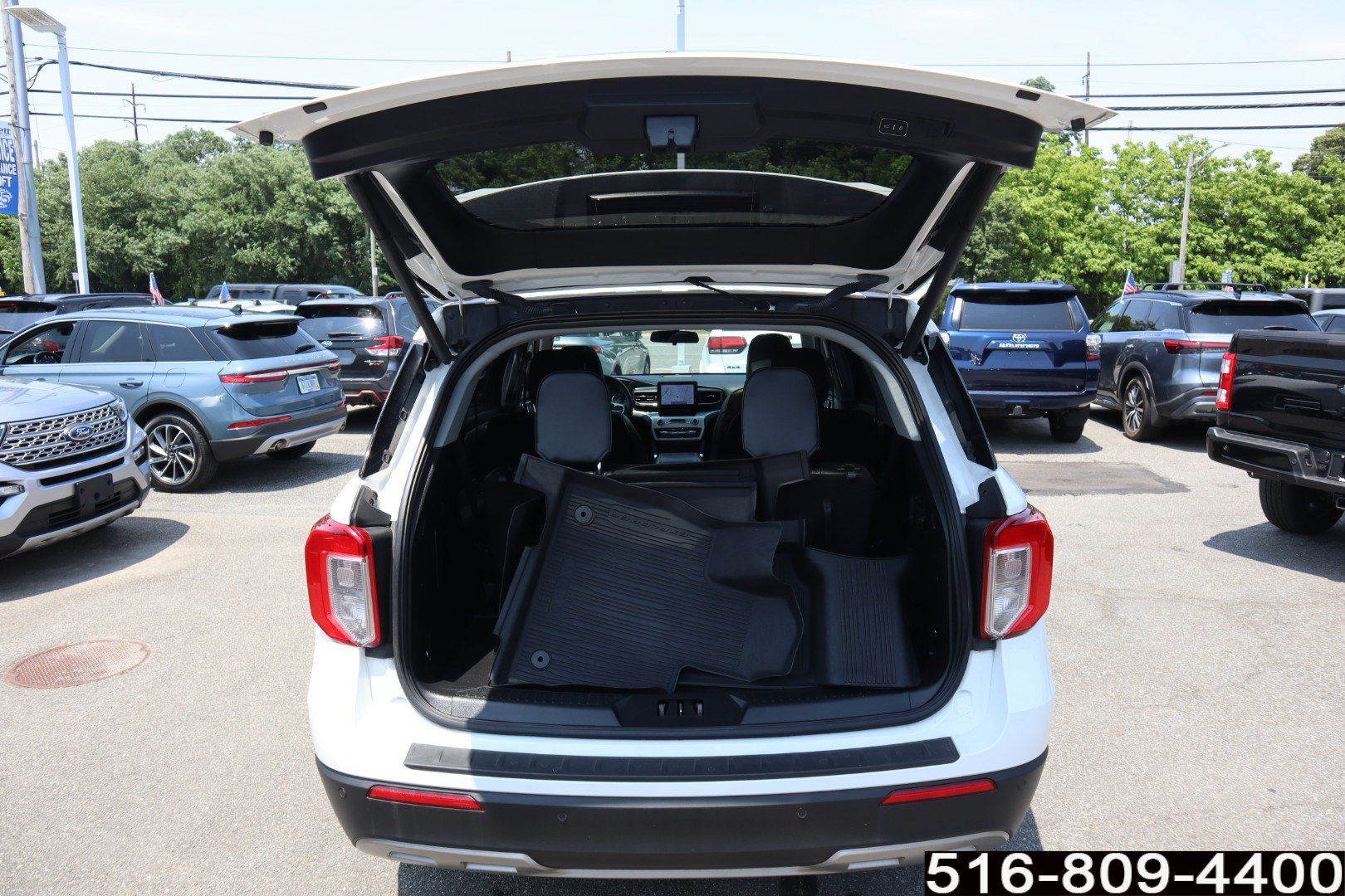Used 2022 Ford Explorer XLT w/ Equipment Group 202A AWD/4WD image 28