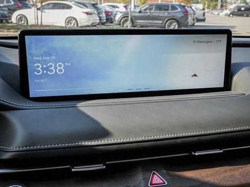 Used 2024 Genesis G80 image 21