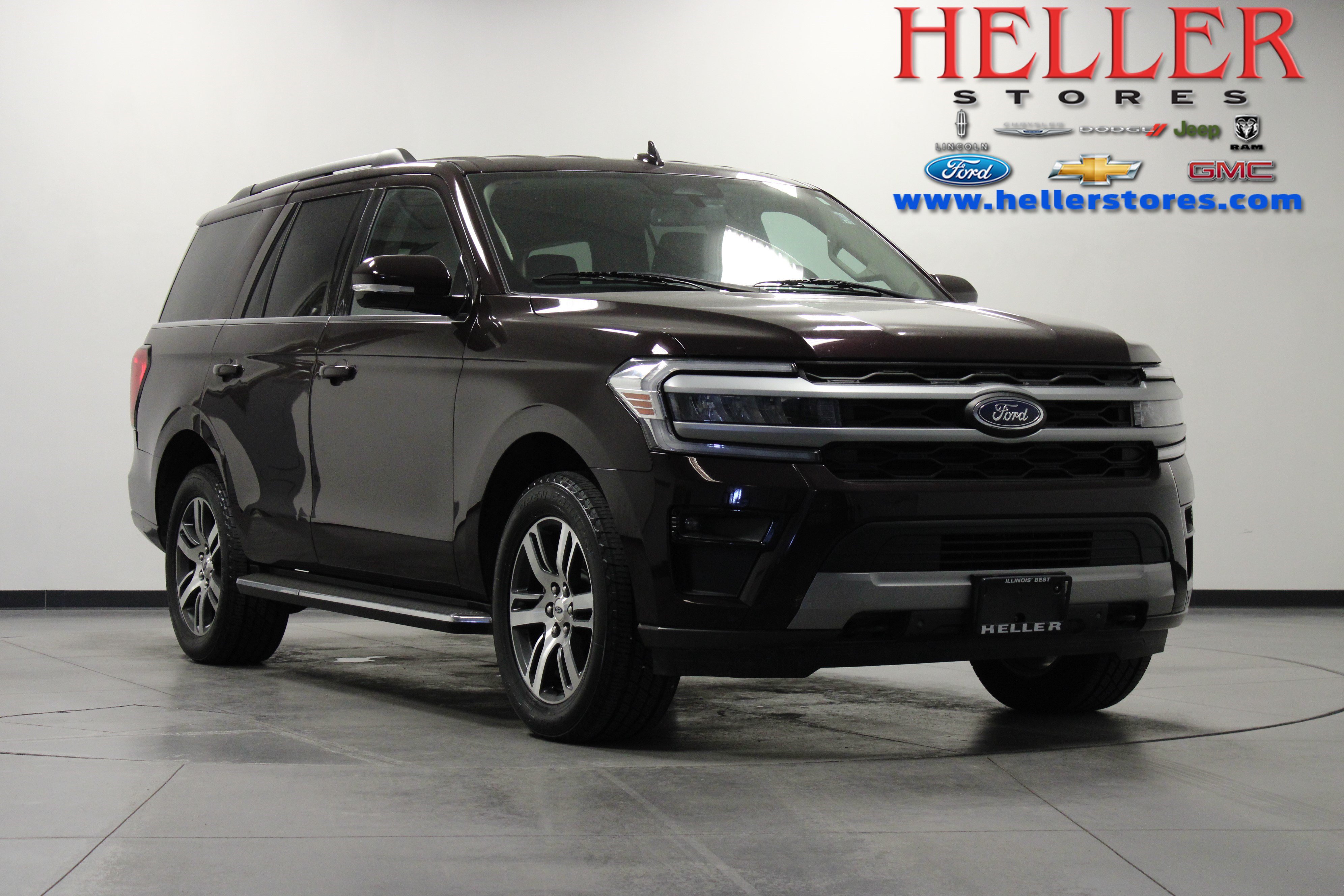 Used 2023 Ford Expedition XLT AWD/4WD image 1