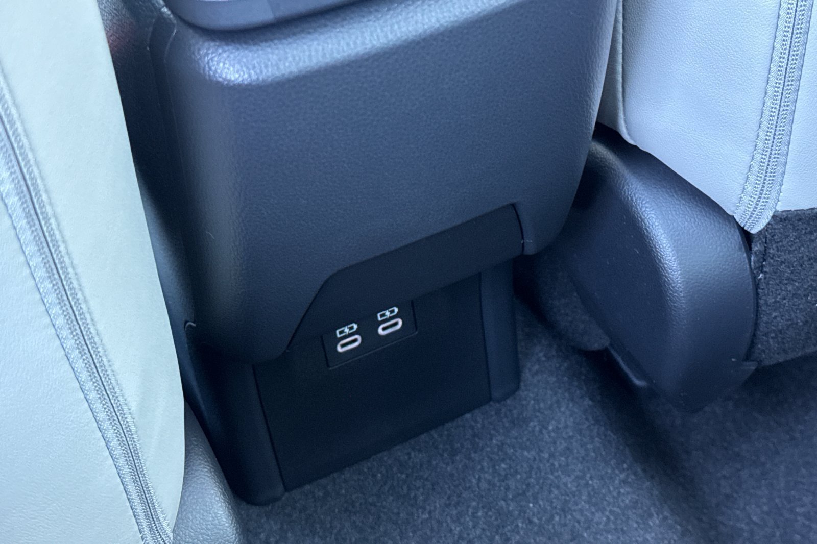 New 2027 Toyota Prius Limited AWD/4WD image 15