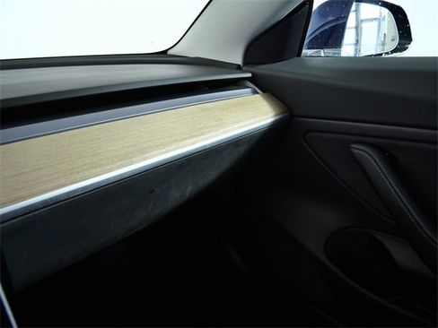 Used 2018 Tesla Model 3 Long Range image 19