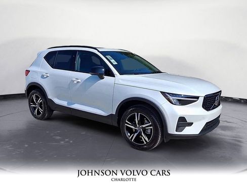New 2026 Volvo XC40 B5 Core w/ Climate Package image 6