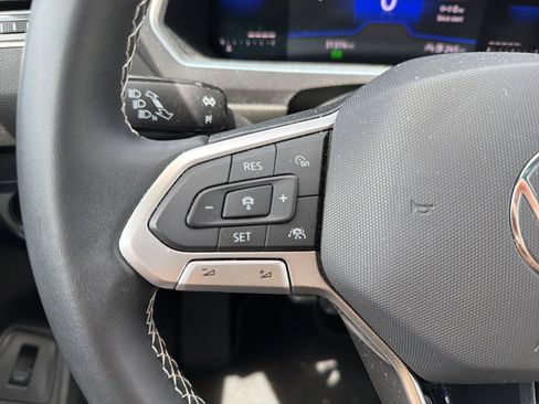 Used 2022 Volkswagen Tiguan SE image 19