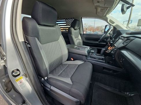 Used 2017 Toyota Tundra SR5 w/ SR5 Upgrade Package RWD image 16