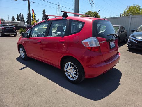 Used 2011 Honda Fit image 2