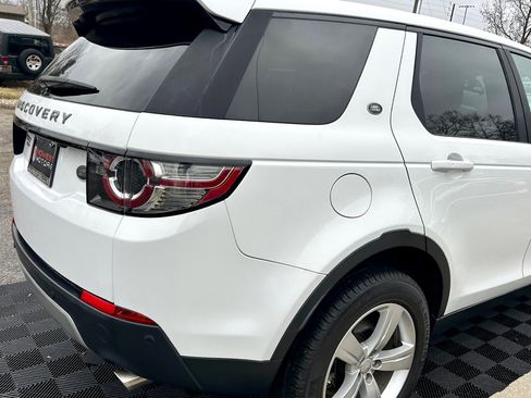 Used 2018 Land Rover Discovery Sport HSE image 14