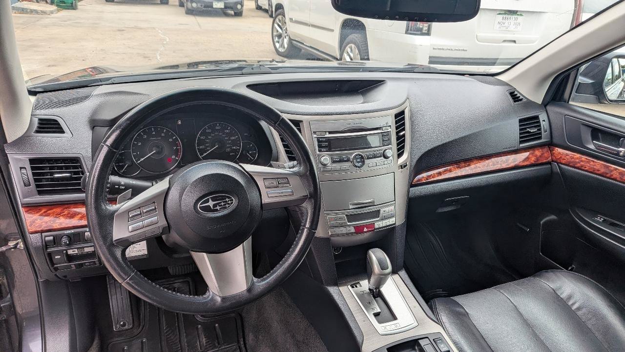 Used 2011 Subaru Outback 2.5i Limited AWD/4WD image 11