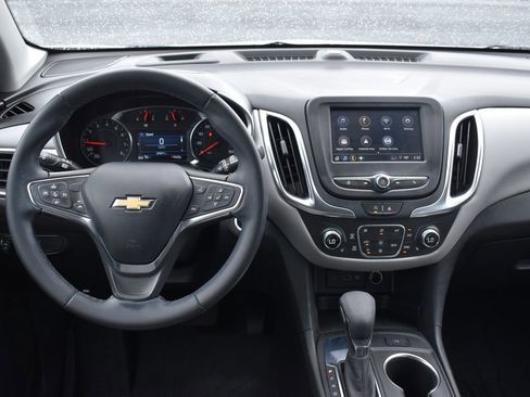 Used 2024 Chevrolet Equinox LT FWD image 3