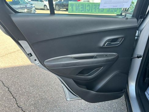 Used 2016 Chevrolet Trax LS FWD image 14