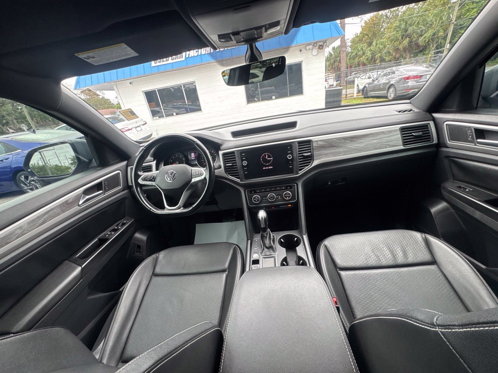 Used 2020 Volkswagen Atlas Cross Sport SE w/ Towing Package FWD image 17