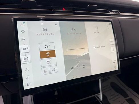 New 2026 Land Rover Range Rover SE image 30