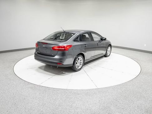 Used 2018 Ford Focus SE FWD image 29