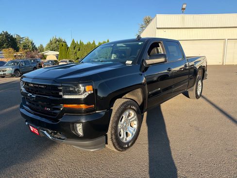 Used 2017 Chevrolet Silverado 1500 LT w/ All Star Edition AWD/4WD image 8