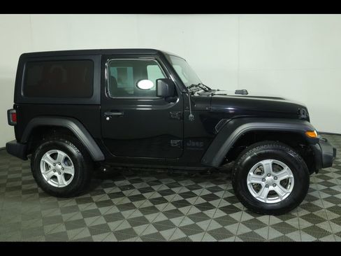 Used 2022 Jeep Wrangler Sport S image 2