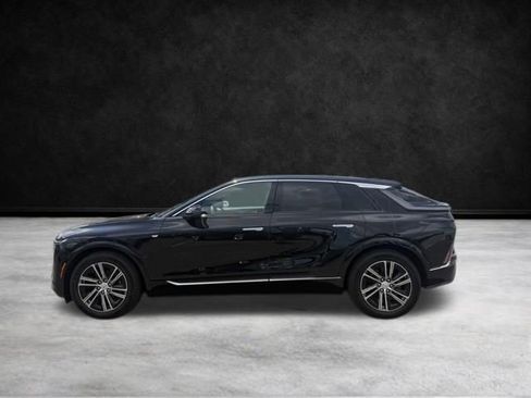 Used 2023 Cadillac Lyriq AWD image 8