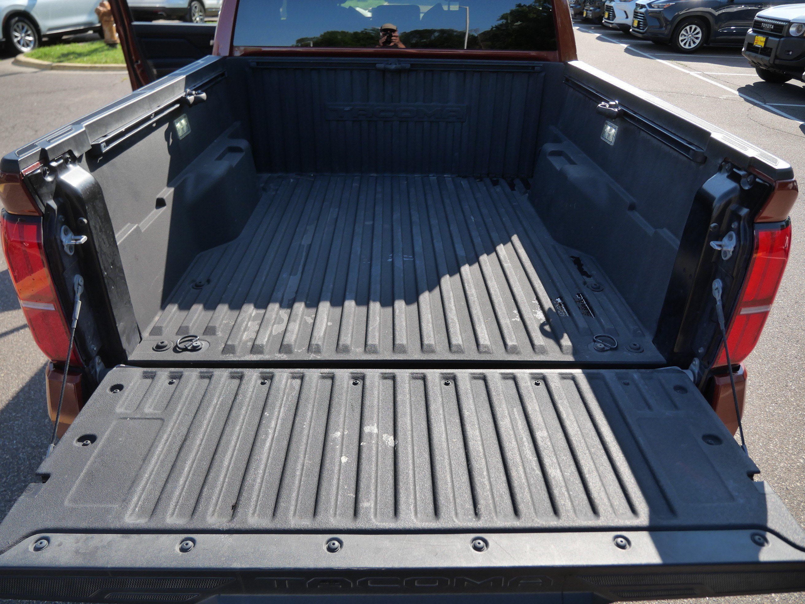 Used 2025 Toyota Tacoma TRD Sport AWD/4WD image 18