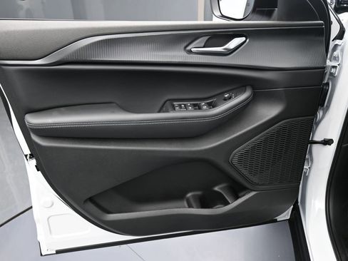 New 2025 Jeep Grand Cherokee Laredo RWD image 13