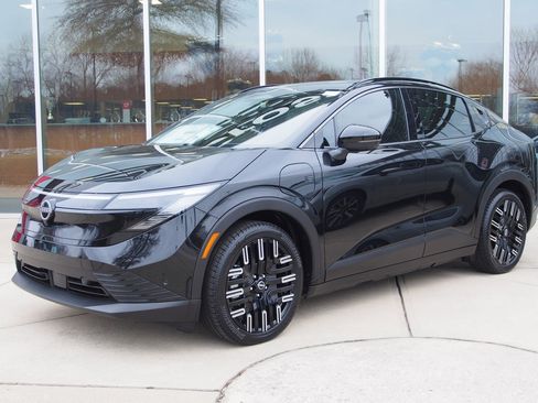 New 2026 Nissan Leaf Platinum+ w/ Floor Mat Package (Platinum+) image 3