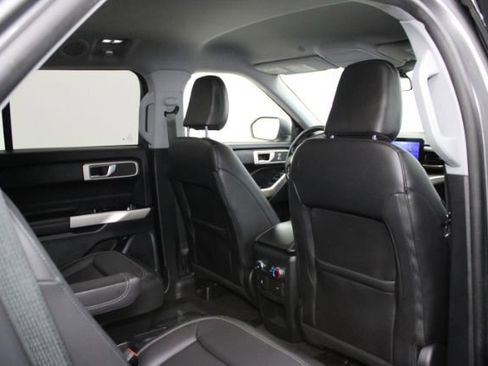 Used 2021 Ford Explorer XLT w/ Equipment Group 202A image 27