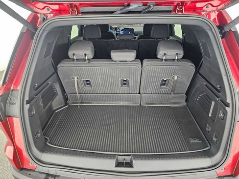 Used 2025 Chevrolet Traverse LT w/ Driver Confidence Package image 15