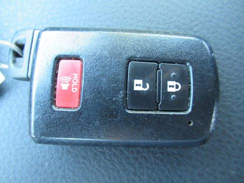 Used 2016 Toyota Tacoma TRD Sport w/ Towing Package AWD/4WD image 33
