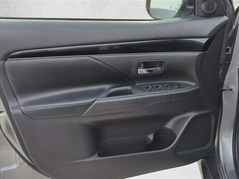 Used 2020 Mitsubishi Outlander SE FWD image 7