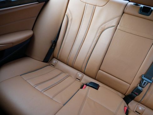 Used 2022 BMW 530i xDrive 530i xDrive w/ M Sport Package image 12