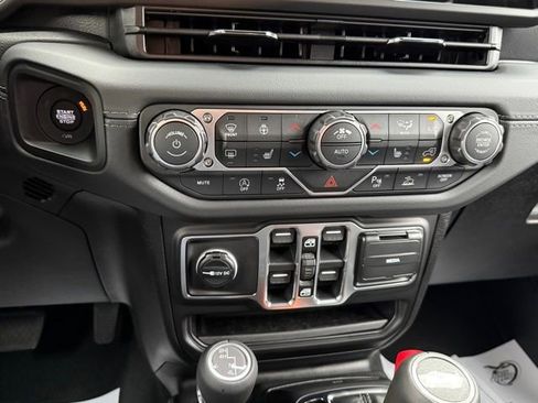 New 2026 Jeep Wrangler Unlimited Sahara AWD/4WD image 22