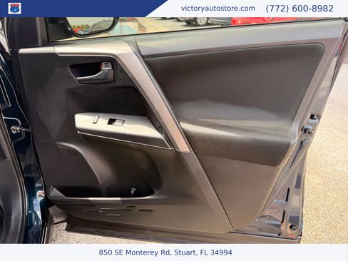 Used 2018 Toyota RAV4 LE FWD image 22
