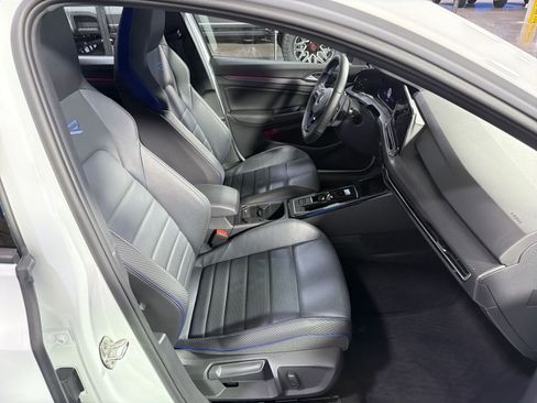 Used 2023 Volkswagen Golf R AWD/4WD image 24