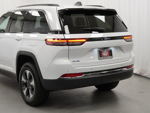 Certified 2024 Jeep Grand Cherokee Limited 4xe AWD/4WD image 24