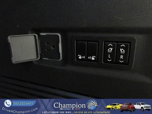 Used 2022 Chevrolet Suburban RST w/ Luxury Package RWD image 16