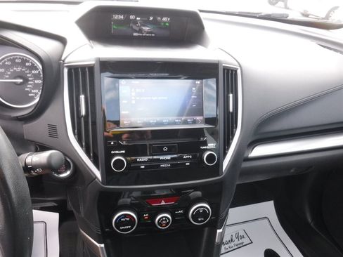 Used 2020 Subaru Forester Premium image 17