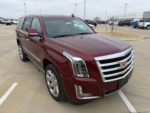 Used 2016 Cadillac Escalade Premium image 10