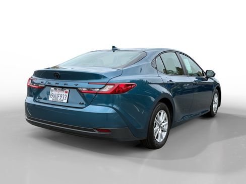 Used 2026 Toyota Camry LE FWD image 5