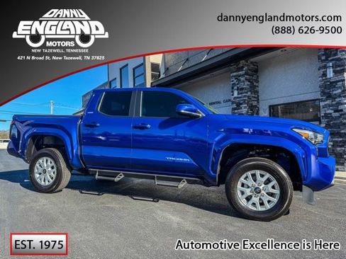 Used 2025 Toyota Tacoma SR5 image 1
