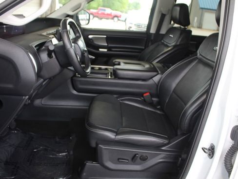 Used 2025 Ford Expedition Platinum AWD/4WD image 15