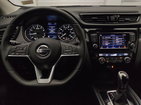 Used 2021 Nissan Rogue Sport SV FWD image 22