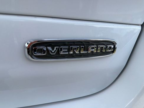 Used 2023 Jeep Grand Cherokee Overland AWD/4WD image 10