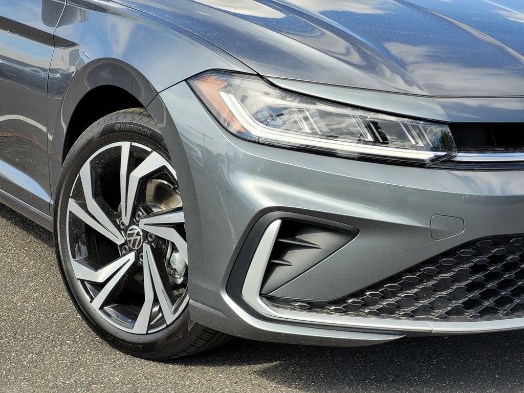 New 2026 Volkswagen Jetta SEL FWD image 3