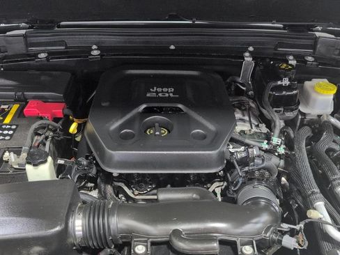 Used 2021 Jeep Wrangler Unlimited Sahara AWD/4WD image 24