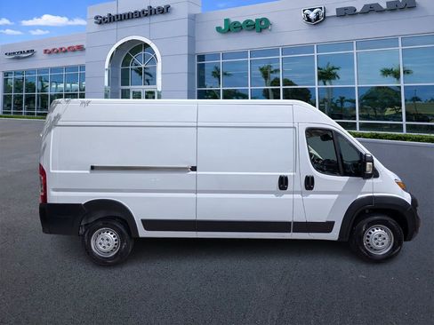 Used 2024 RAM ProMaster 2500 w/ Convenience Group FWD image 8